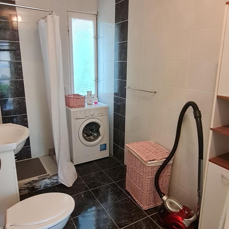 Apartment For Two Пула Екстериор снимка